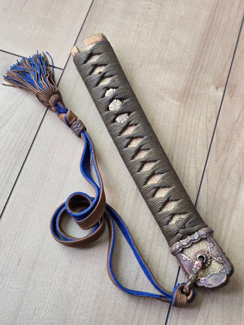 美品　陸軍九八式軍刀拵えのみ(刀緒、残欠つき) 刀身なし