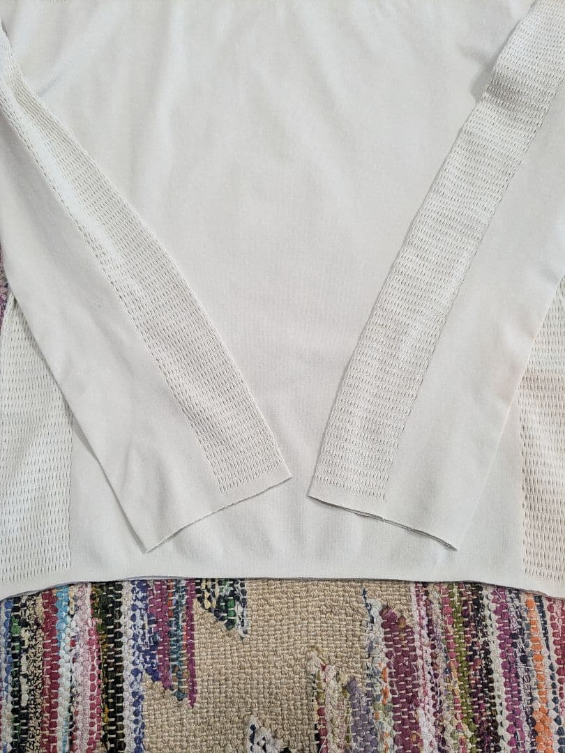 イッセイミヤケ　プリーツプリーズ　ハイネックカットソー　ホワイト