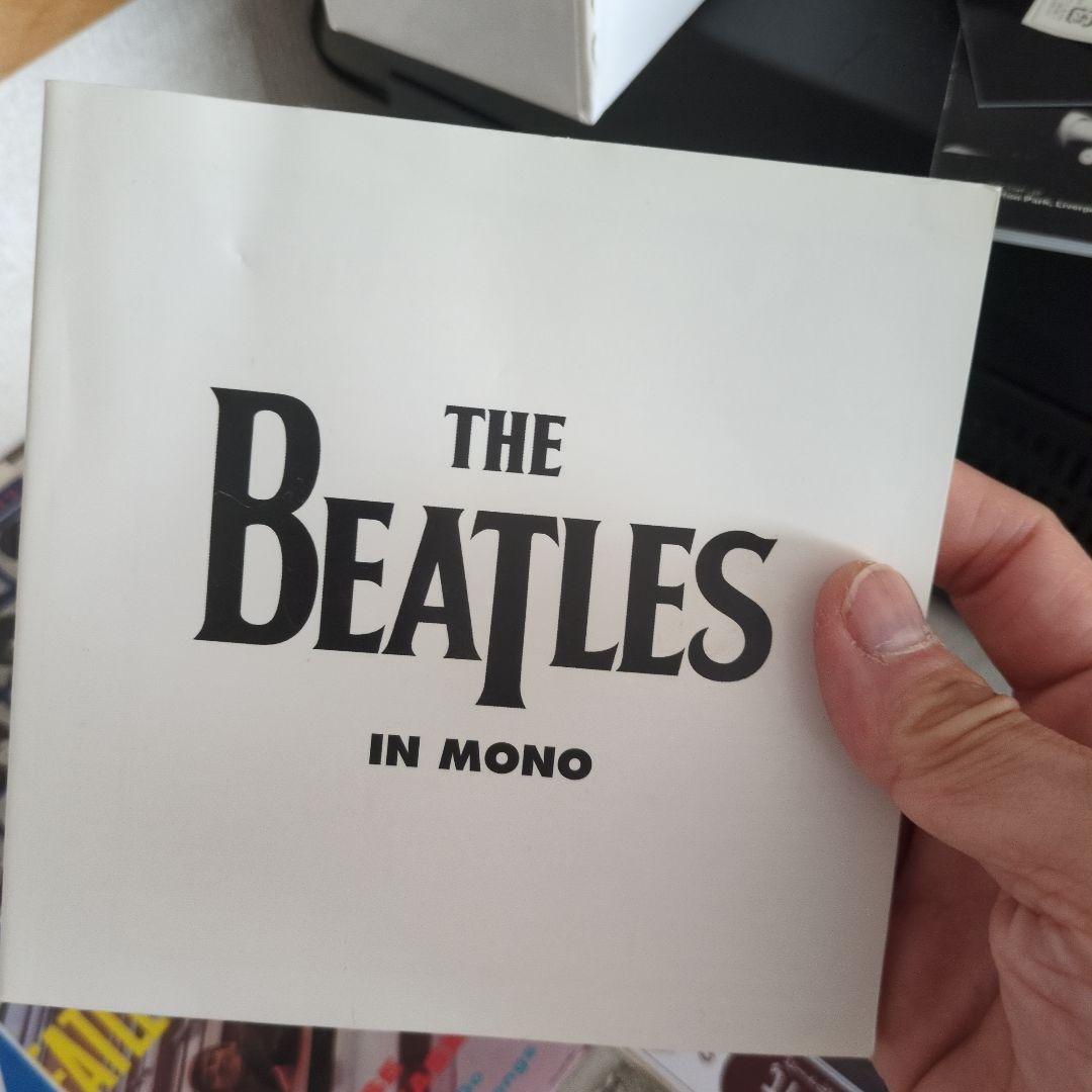 ビートルズインモノボックスとビートルズステレオUSBと紙ジャケ用帯。のセット。
