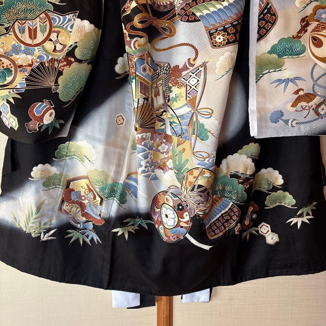 美品！お宮参り用 着物 黒地 兜 金色ドラゴン龍 松 打ち出の小槌