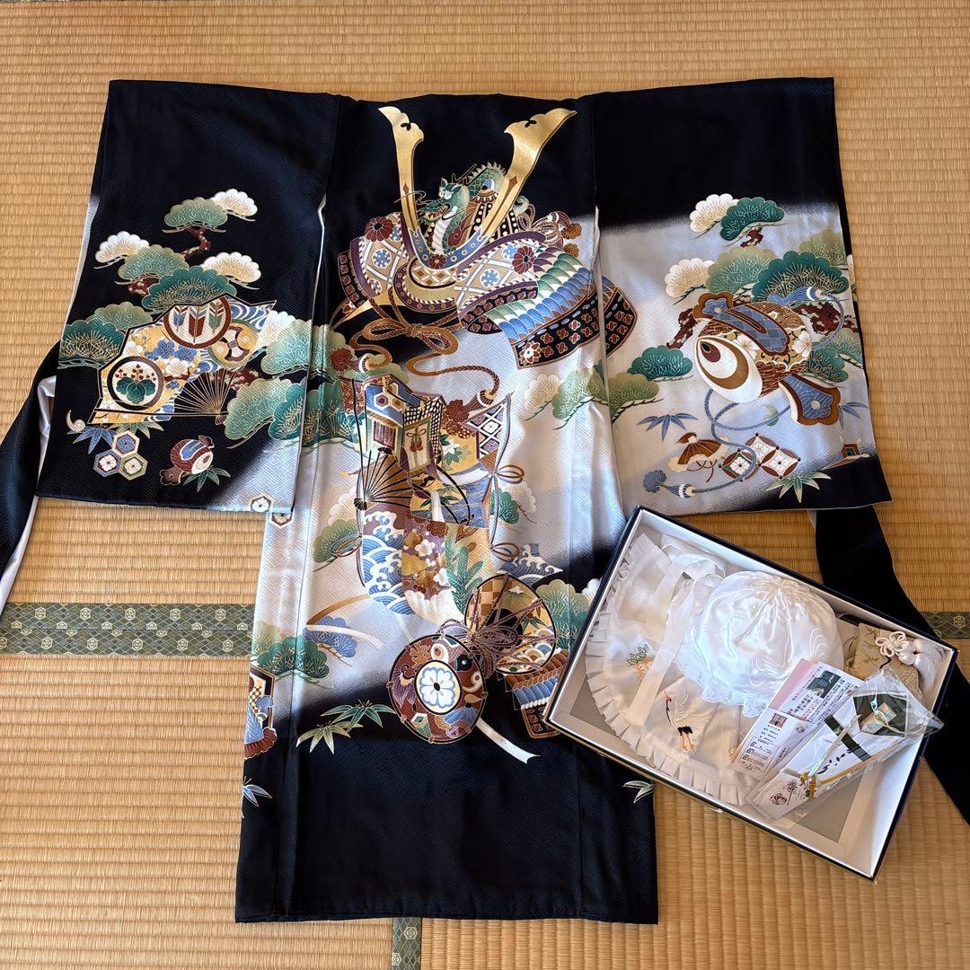 美品！お宮参り用 着物 黒地 兜 金色ドラゴン龍 松 打ち出の小槌