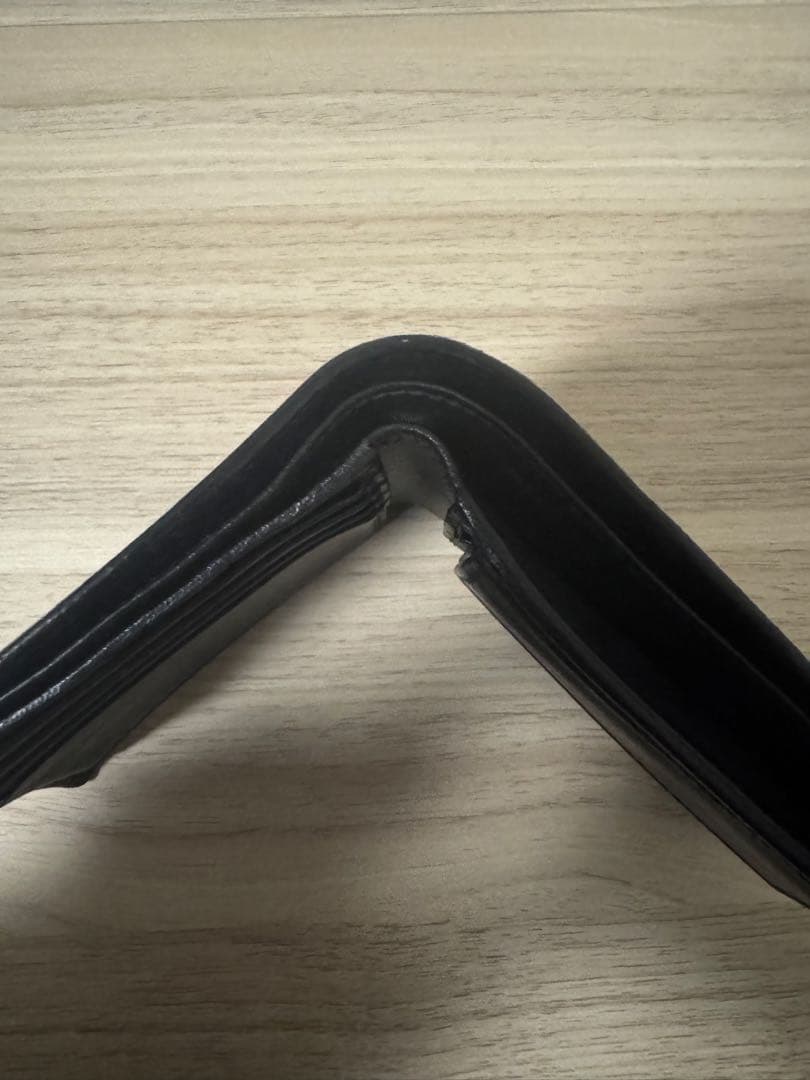 Gucci 蛇デザイン 二つ折り財布