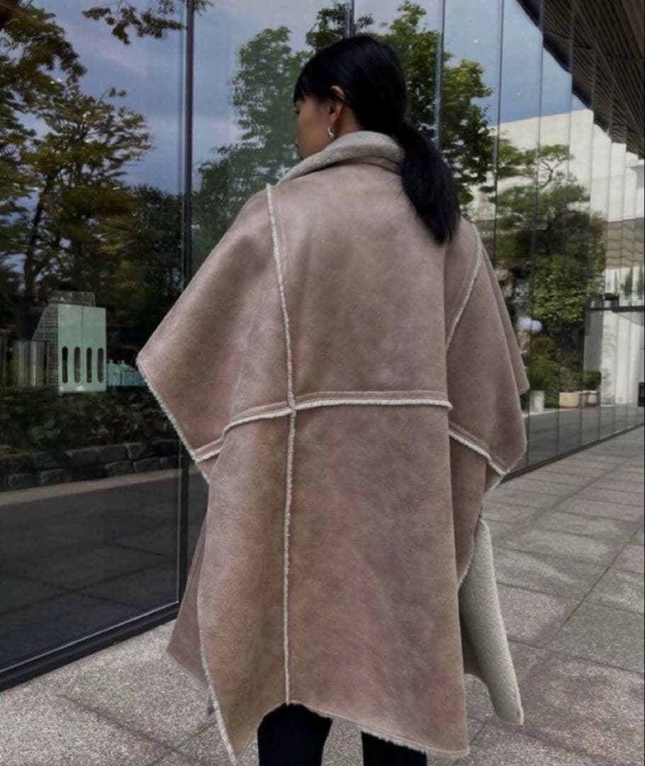 アメリヴィンテージ REVERSIBLE BOA PONCHO COAT