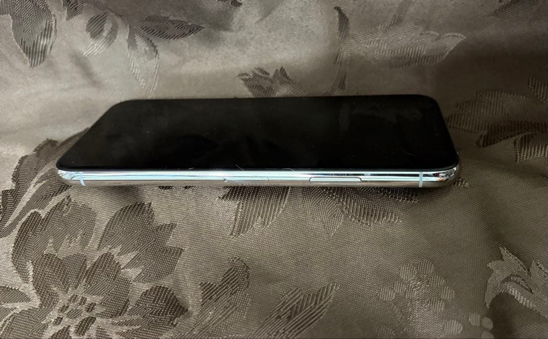 iPhone XS 256G ホワイト 本体