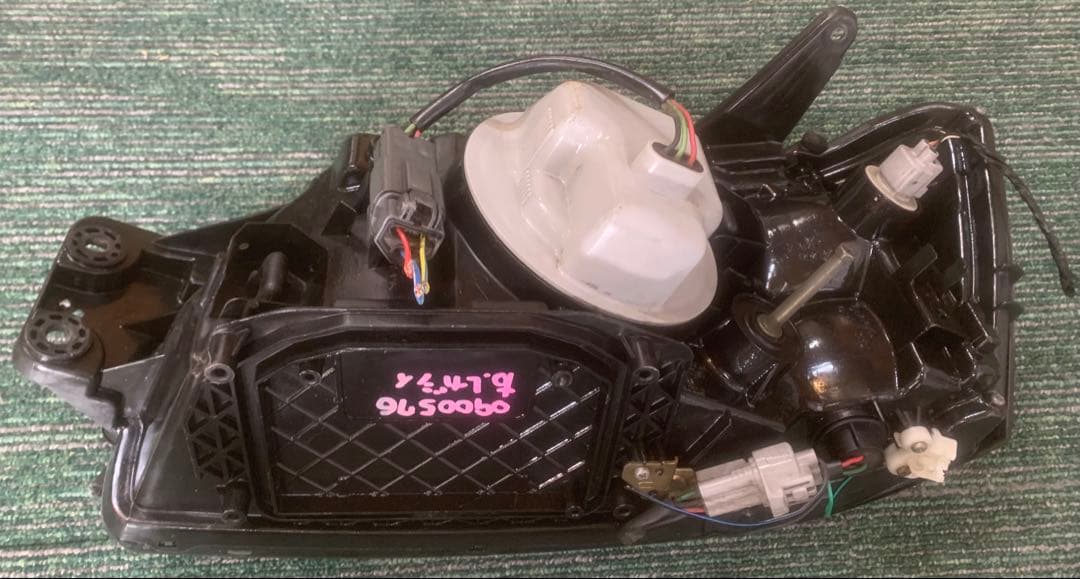 スバル純正 レガシィ ヘッドライトセット KOITO 100-20752