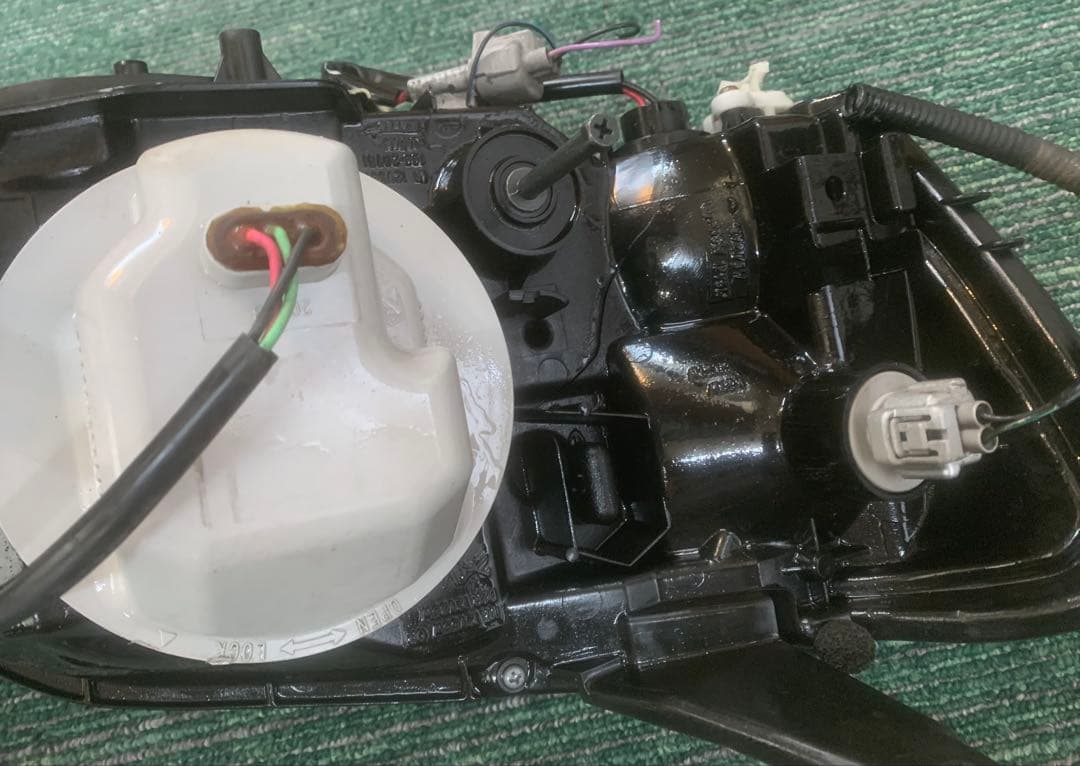 スバル純正 レガシィ ヘッドライトセット KOITO 100-20752