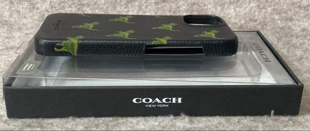 COACH コーチ レキシー iPhone 13 14 ケース 恐竜柄 REX