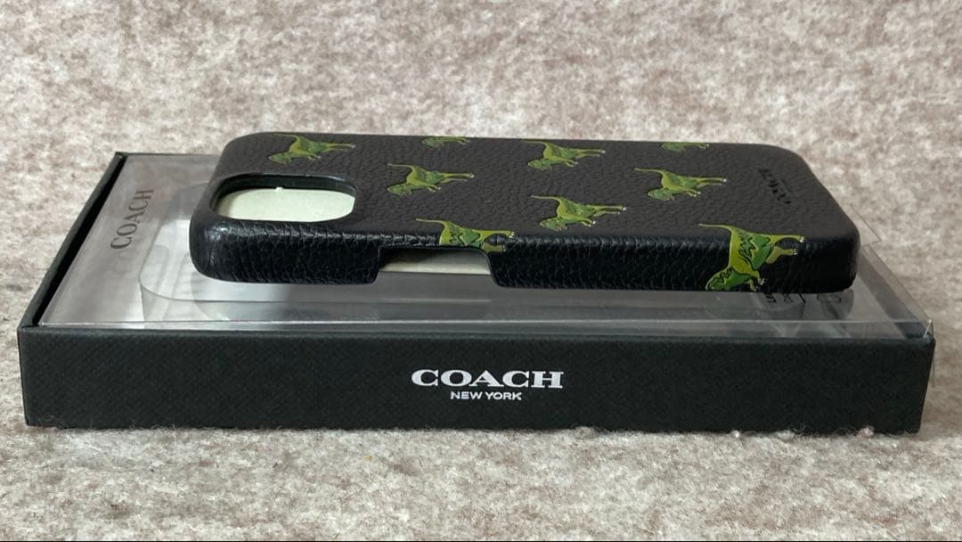 COACH コーチ レキシー iPhone 13 14 ケース 恐竜柄 REX
