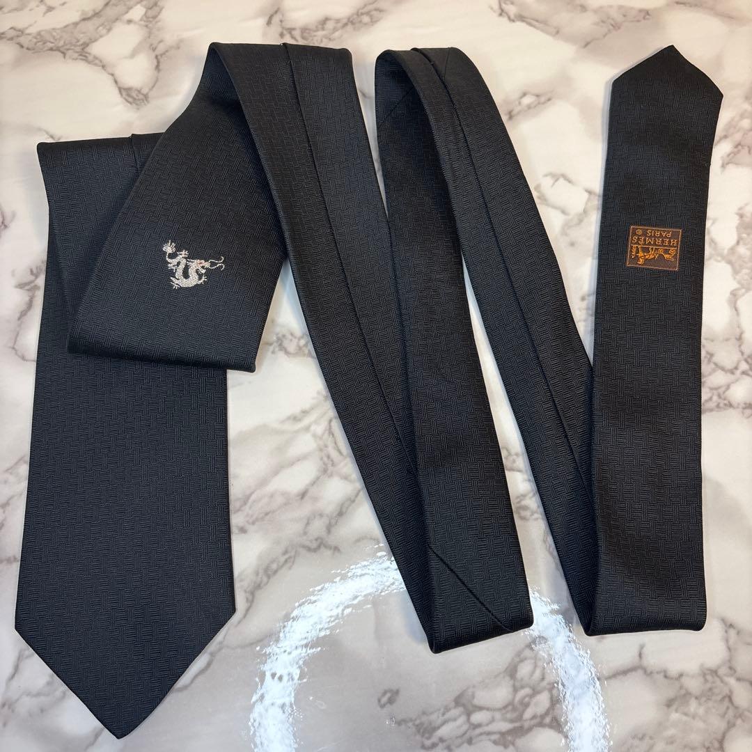 HERMES ネクタイ　ブラック　ファソネ　龍　ドラゴン　黒　刺繍　H柄　総柄