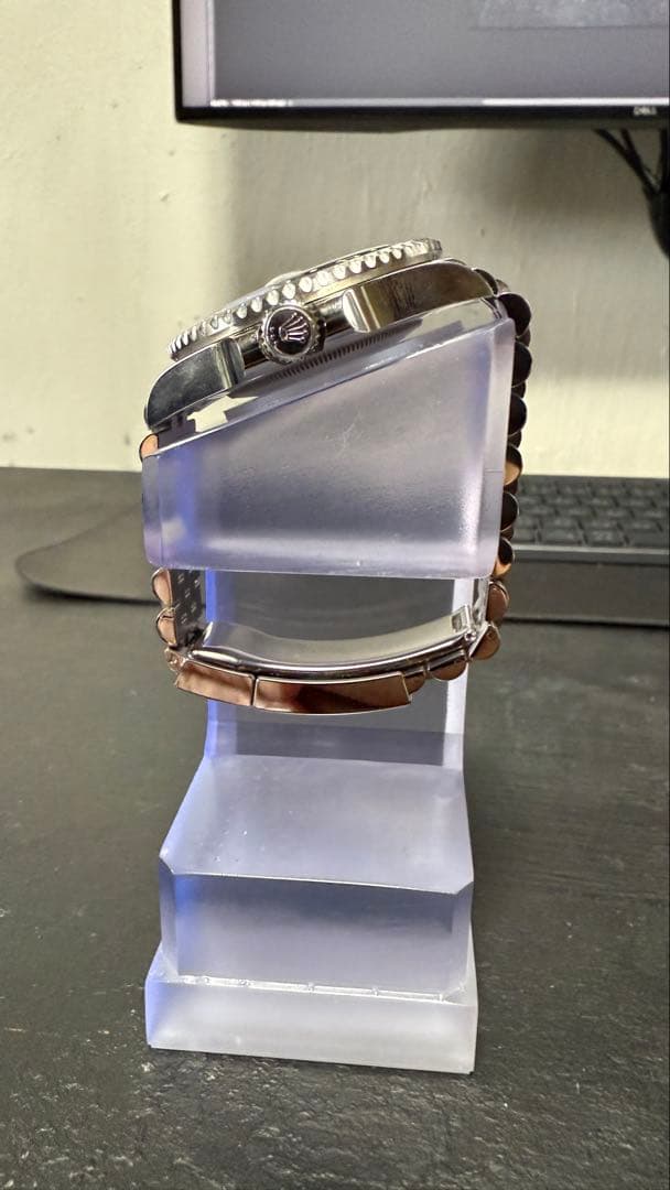 【A−】腕時計スタンド クリアムントル