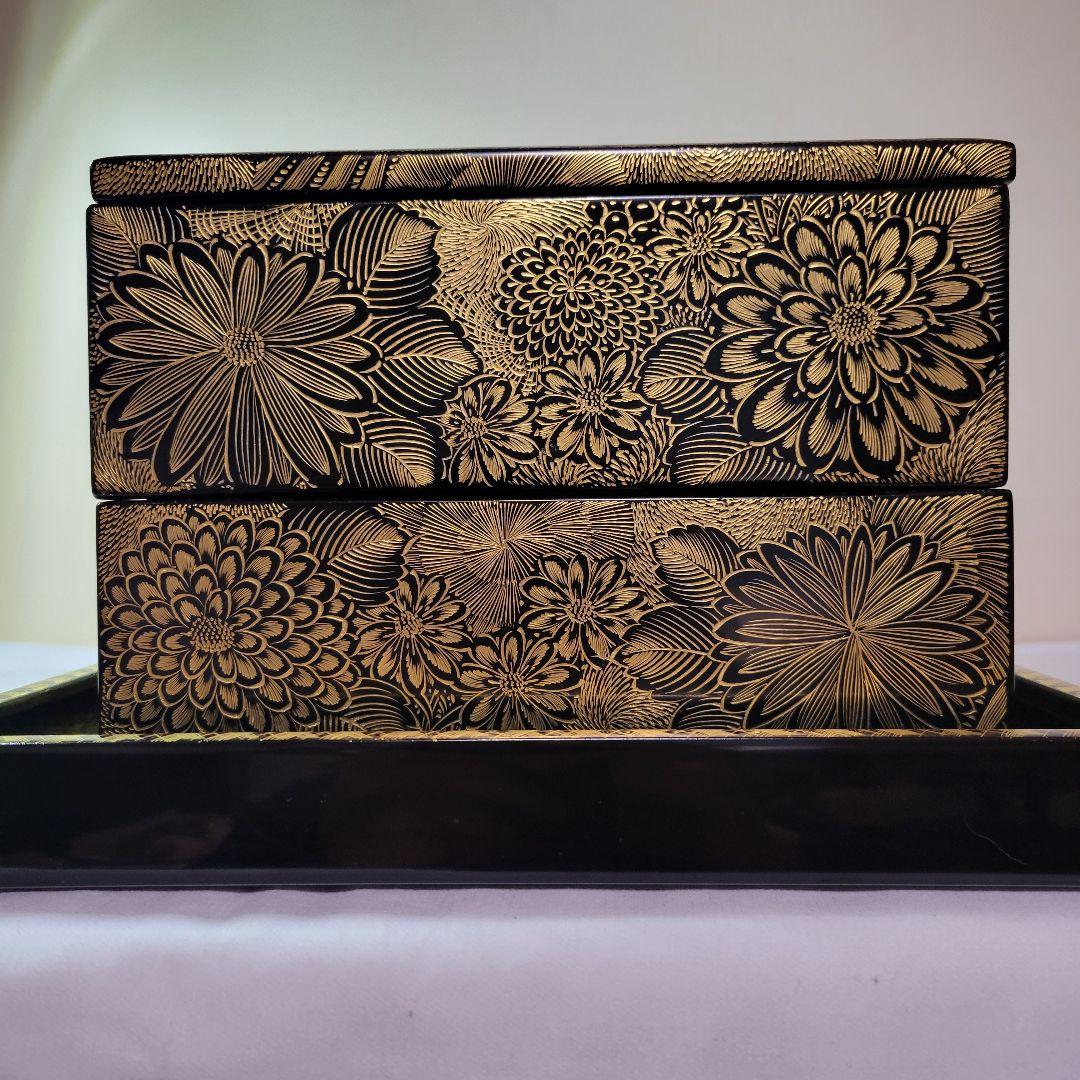沈金極上品　輪島塗　　菊尽し　二段重箱　二客各専用豪華漆台蓋付　木箱付　希少仕様