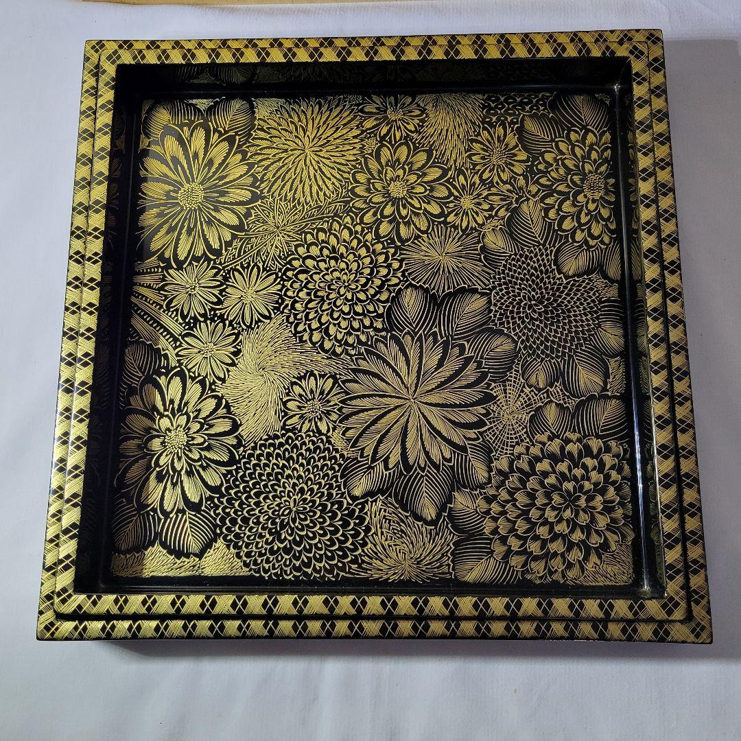 沈金極上品　輪島塗　　菊尽し　二段重箱　二客各専用豪華漆台蓋付　木箱付　希少仕様