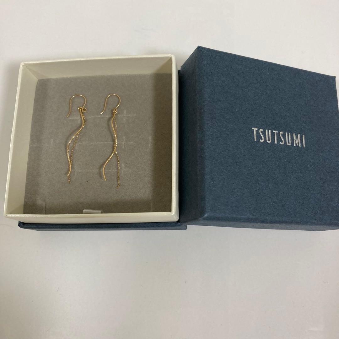 ジュエリーツツミＫ10イエローゴールドウェーブピアス