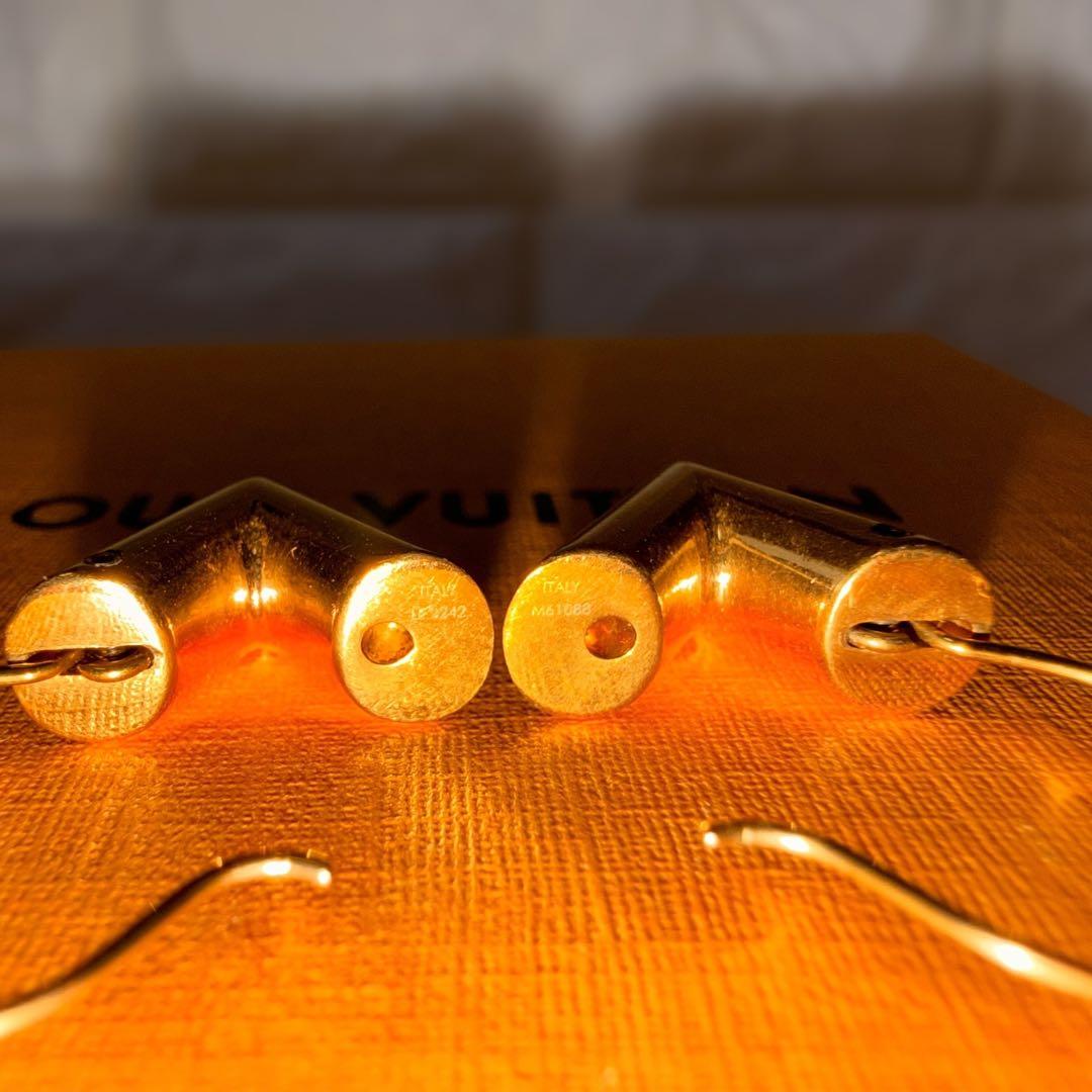 は*ん様 LOUIS VUITTON ヴィトン エセンシャルV ピアス ゴールド