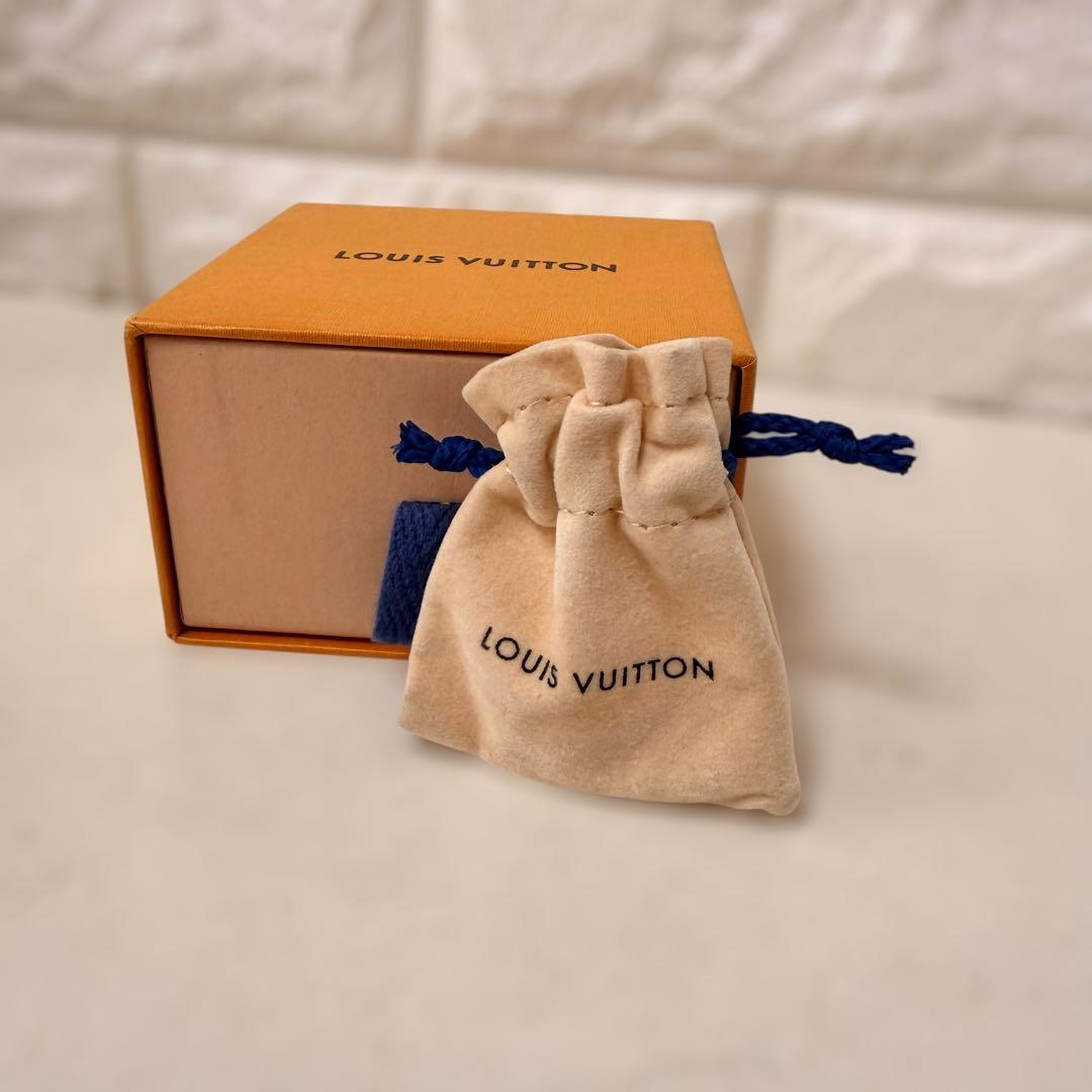 は*ん様 LOUIS VUITTON ヴィトン エセンシャルV ピアス ゴールド