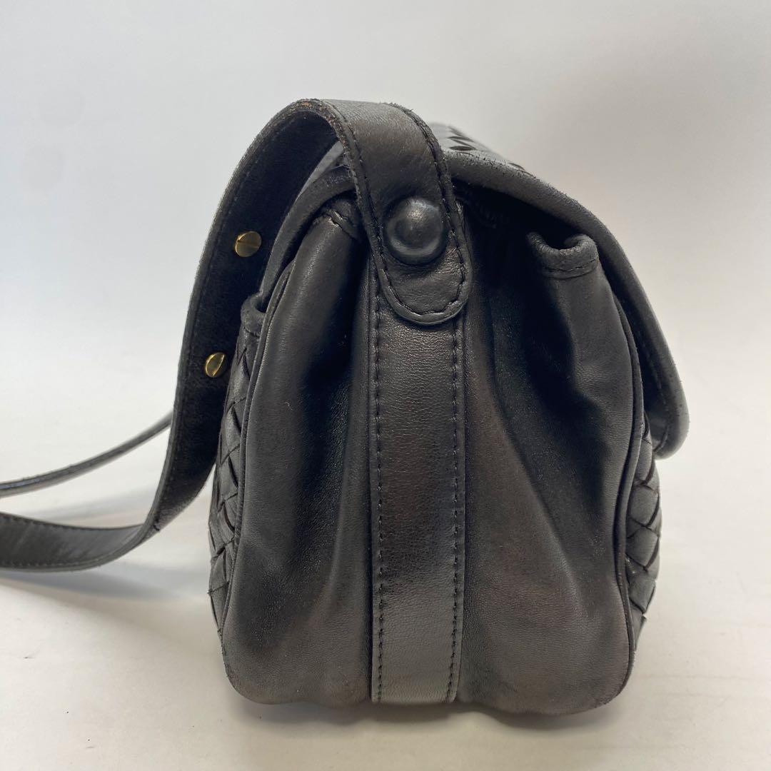 ボッテガヴェネタ ブラック イントレチャート ターンロック ショルダーバッグ