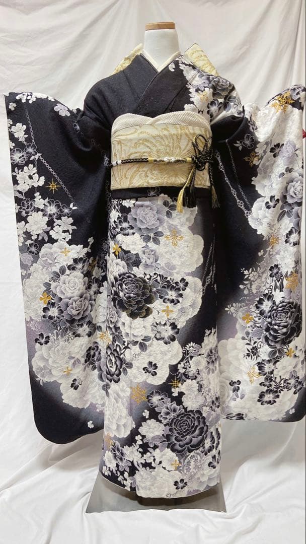 黒白花柄 振袖 成人式　振袖6点セット　正絹 振袖フルセット