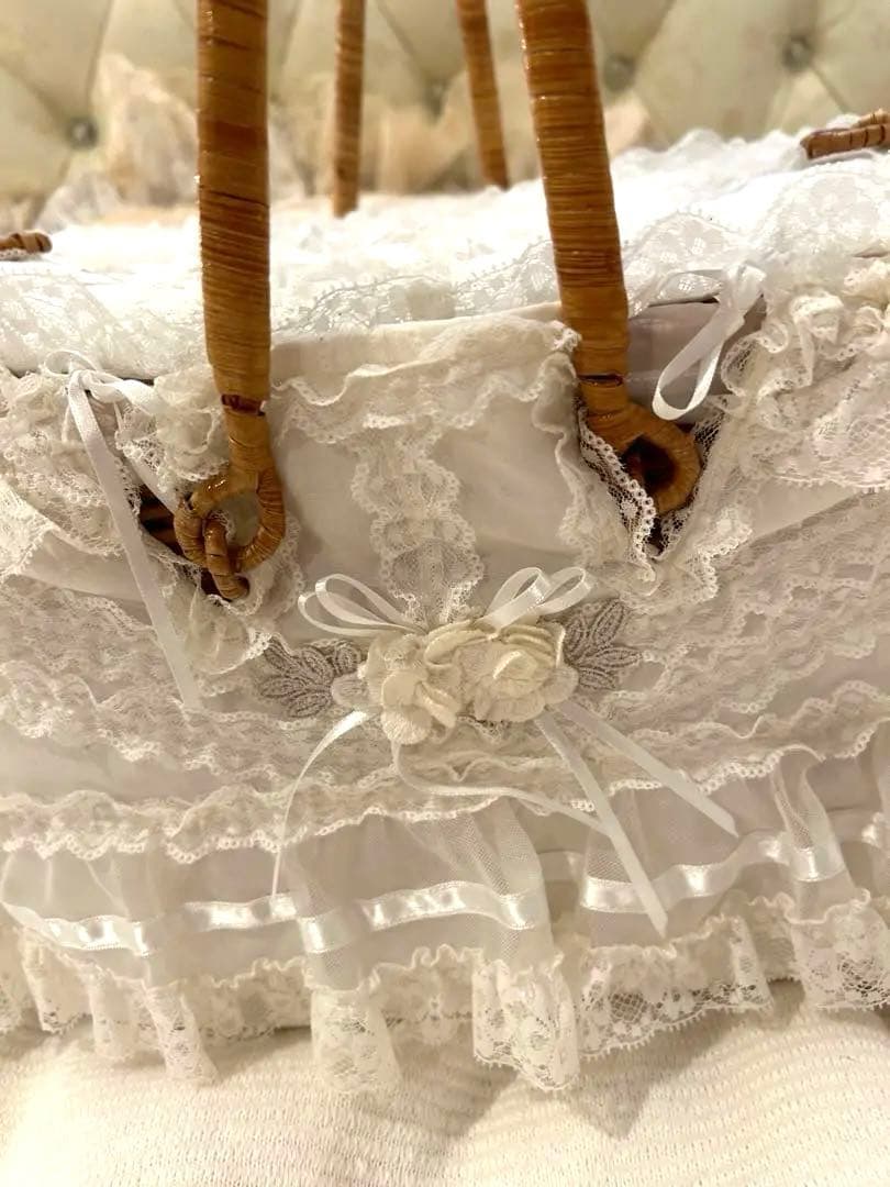 【新品未使用】さえらヒスクローネかごホワイトレースバスケット