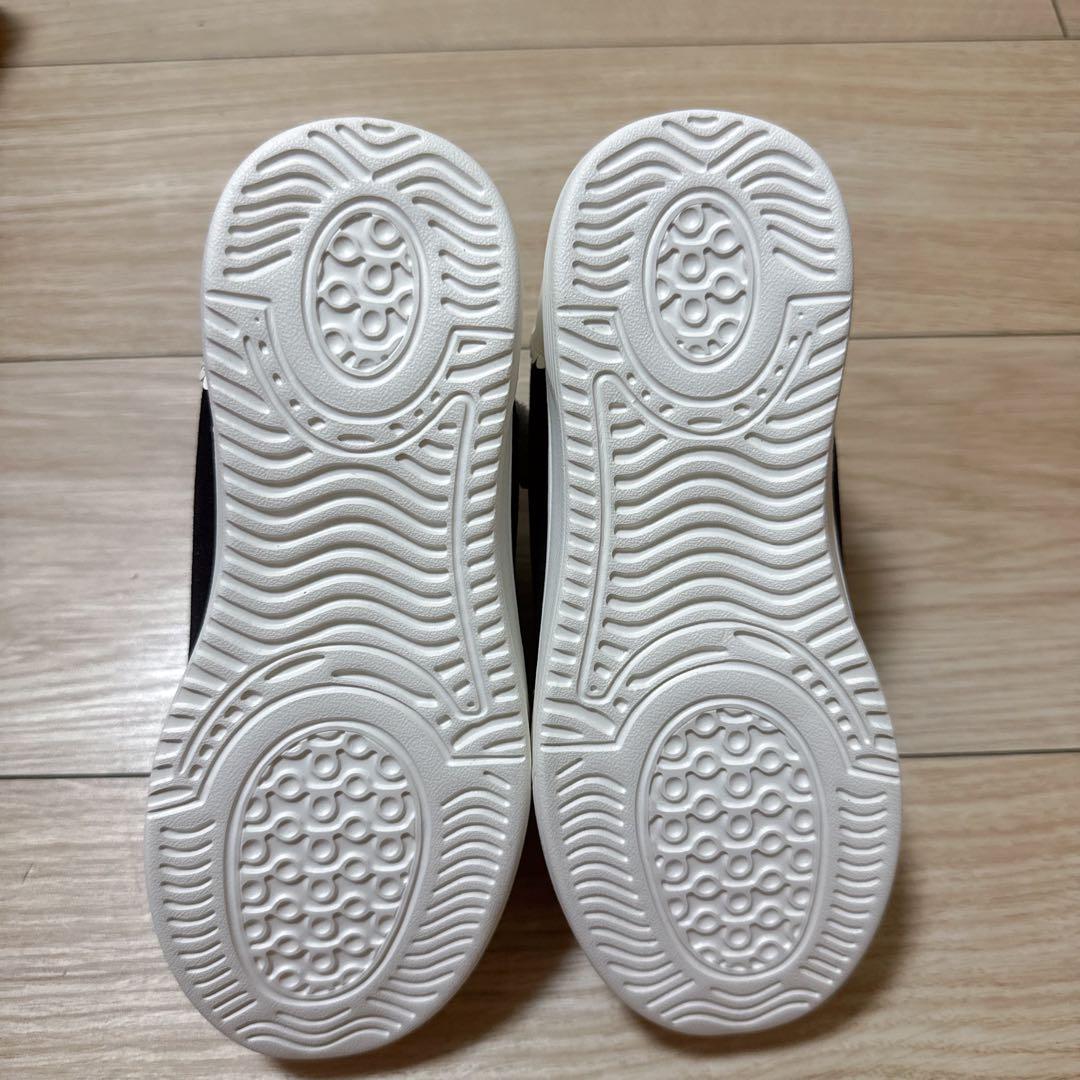 シャーリーテンプル　シューズ　スニーカー　20サイズ　新品