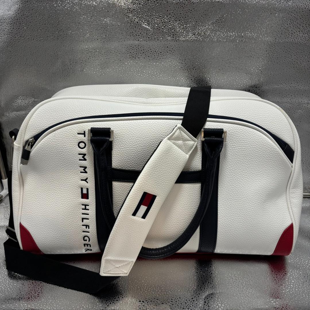 トミーヒルフィガー ゴルフ ボストンバッグ　ホワイト