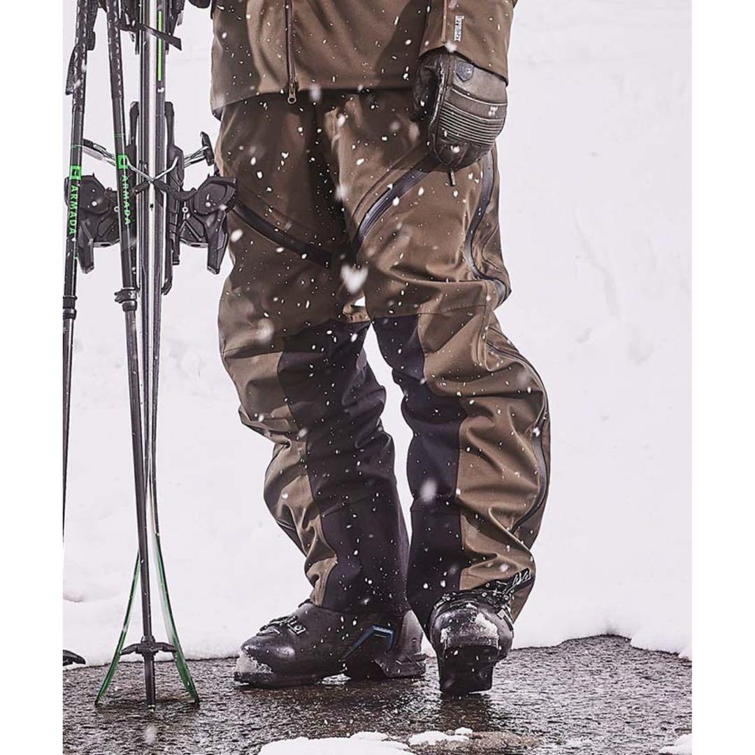 【年始整理・格安出品】DESCENTEスキーウェア・ビブパンツ／高機能モデル