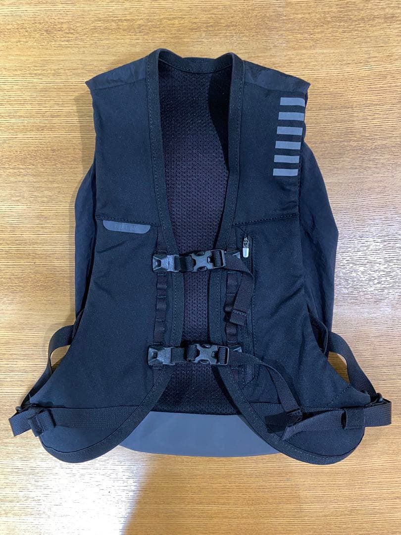RAPHA プロチームライトウェイトバックパック ブラック / 10L