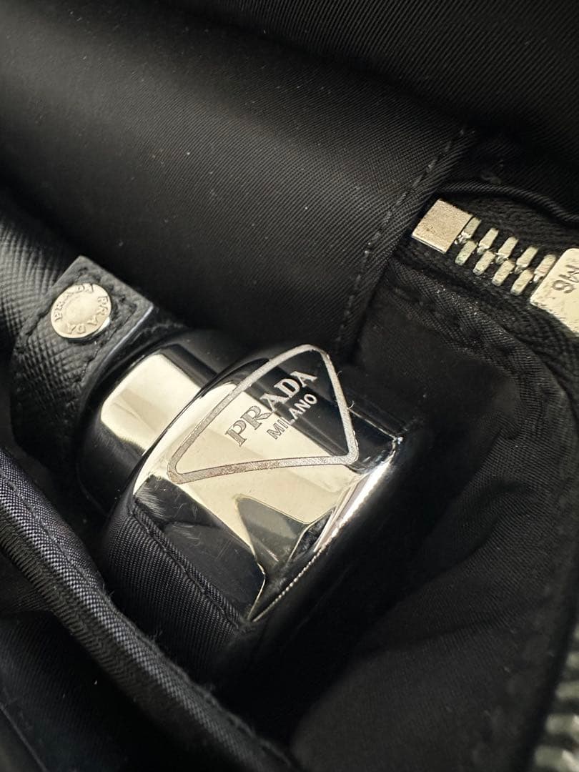 PRADA Re-Nylon サフィアーノレザー ハンドウエイト キャリーケース