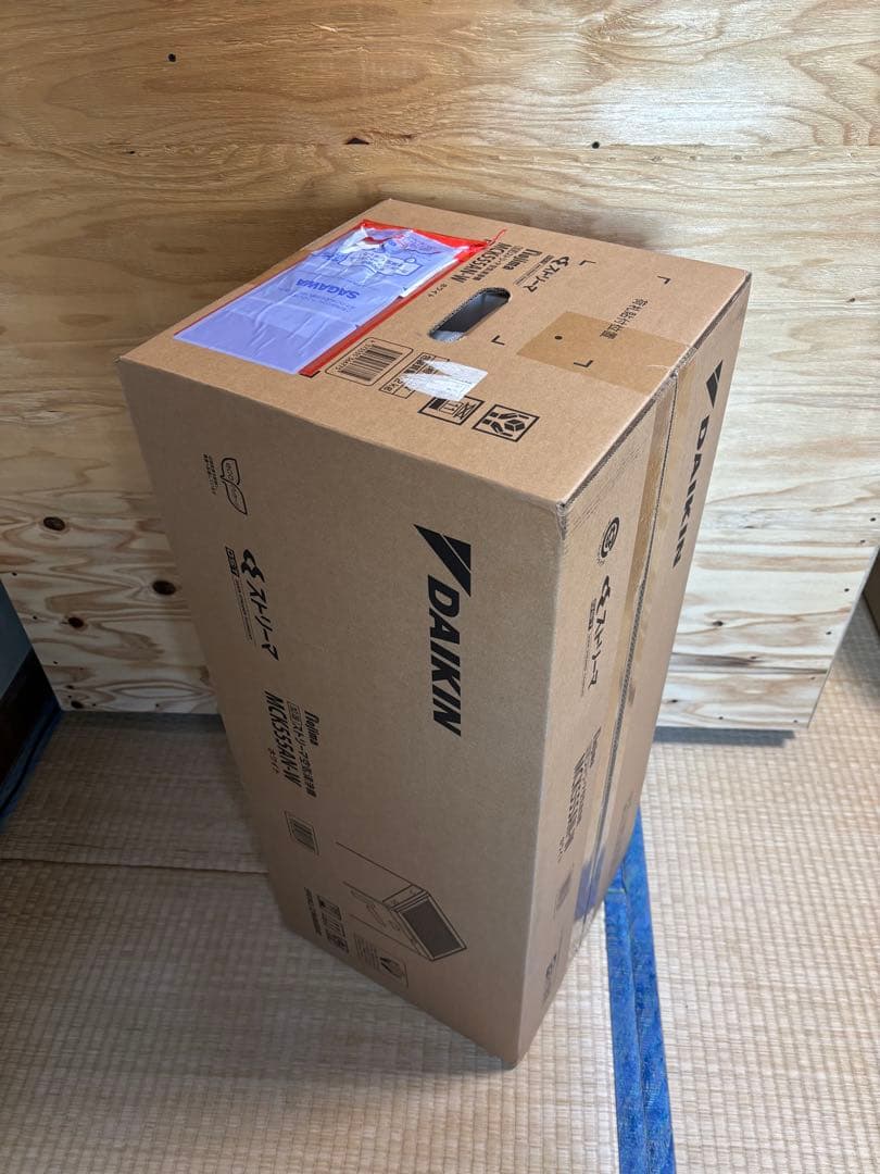 加湿機能付き【未開封、購入明細付き】ダイキン 空気清浄機 MCK 555AN-W