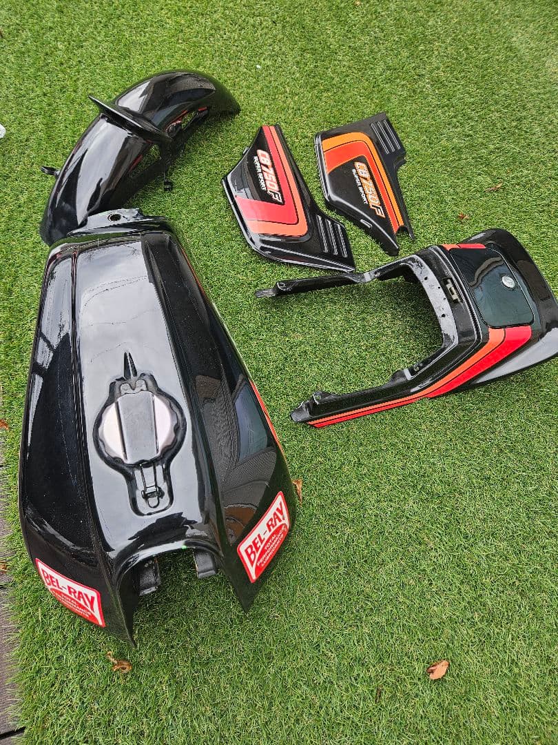 HONDA CB750F タンクセット ブラックスペンサー　外装一式