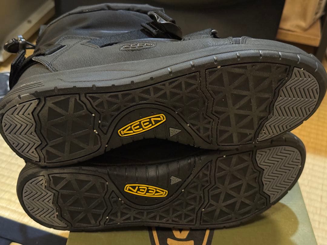 靴 US9.5 HOODZERRA WP KEEN BLACK/BLACK KEEN