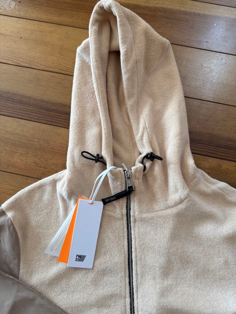 PMDS パイル　ジップアップ　パーカー　ベージュ Mサイズ　新品未使用