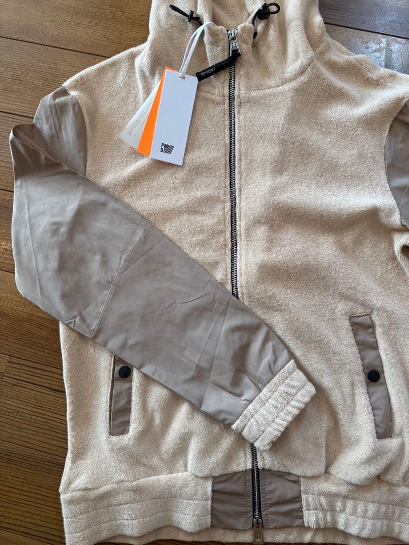PMDS パイル　ジップアップ　パーカー　ベージュ Mサイズ　新品未使用