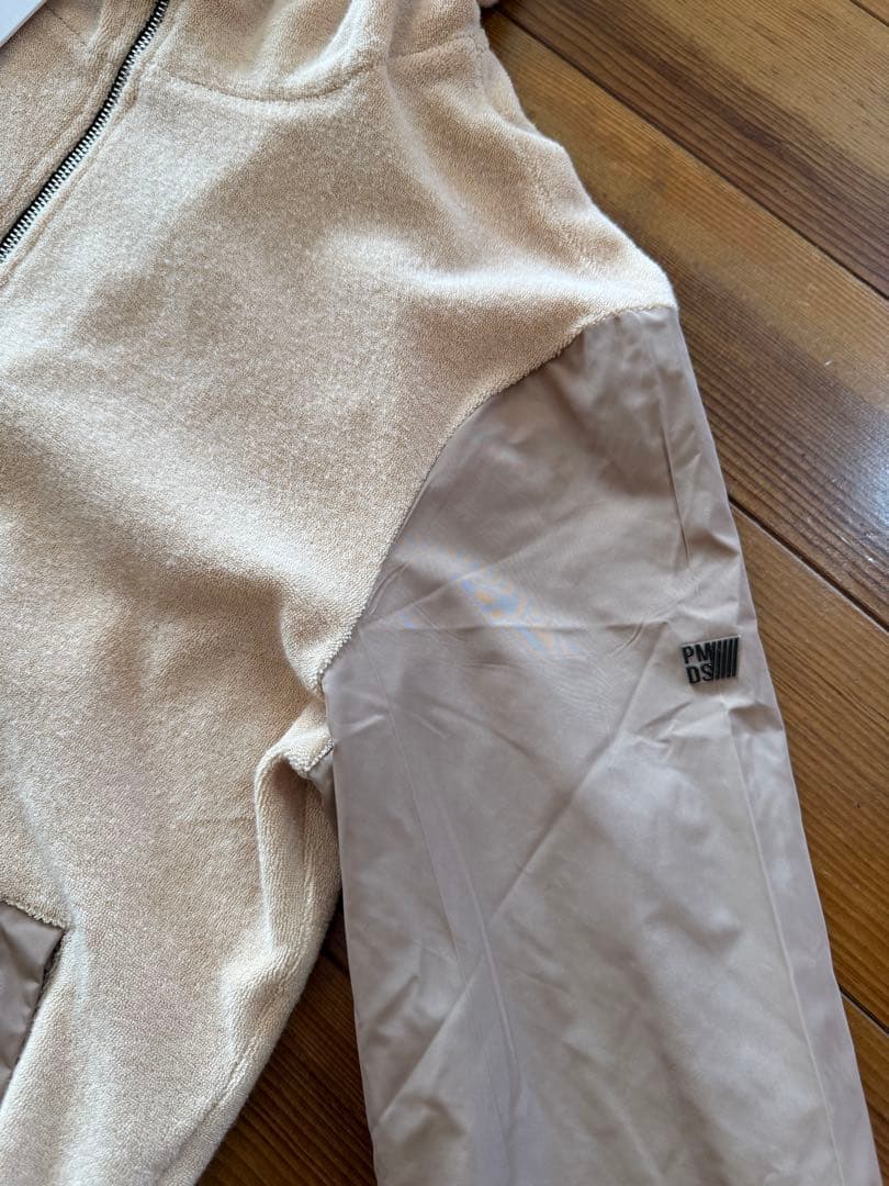 PMDS パイル　ジップアップ　パーカー　ベージュ Mサイズ　新品未使用