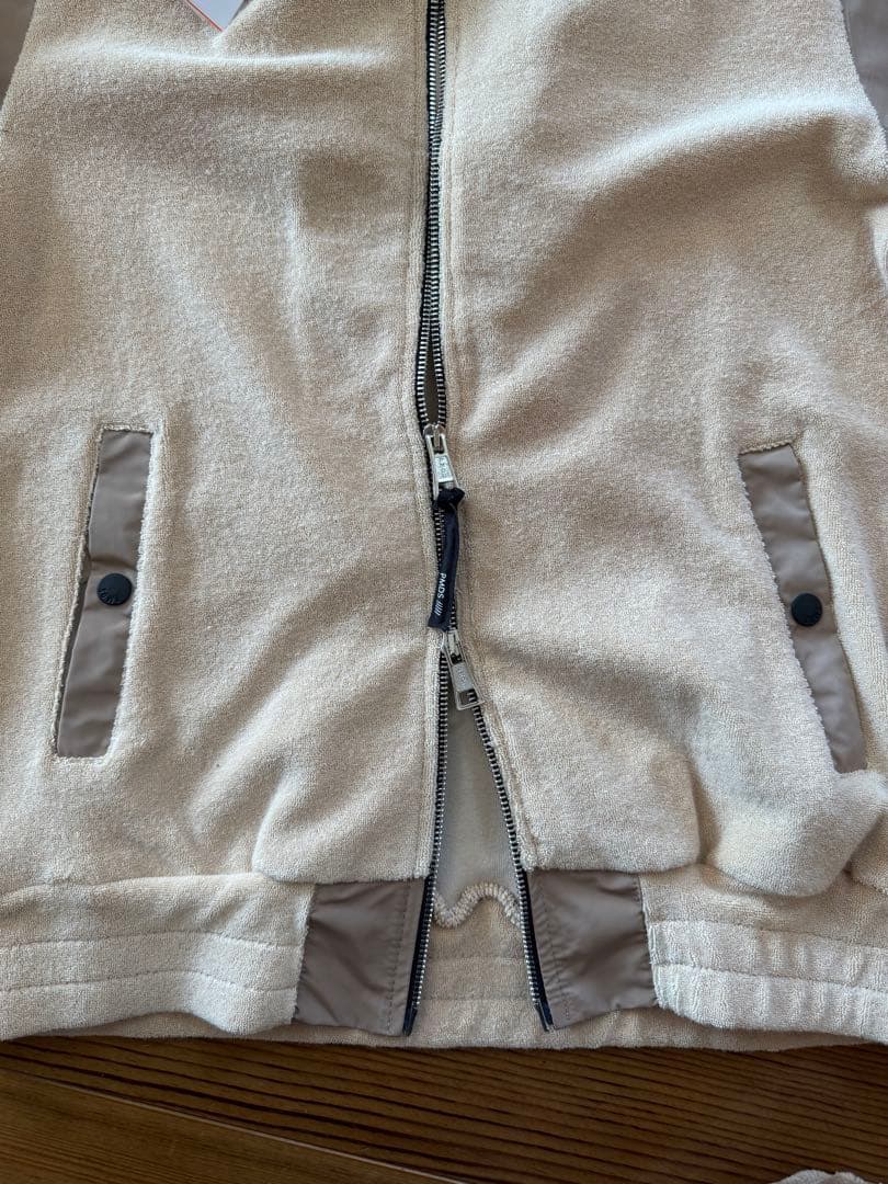 PMDS パイル　ジップアップ　パーカー　ベージュ Mサイズ　新品未使用