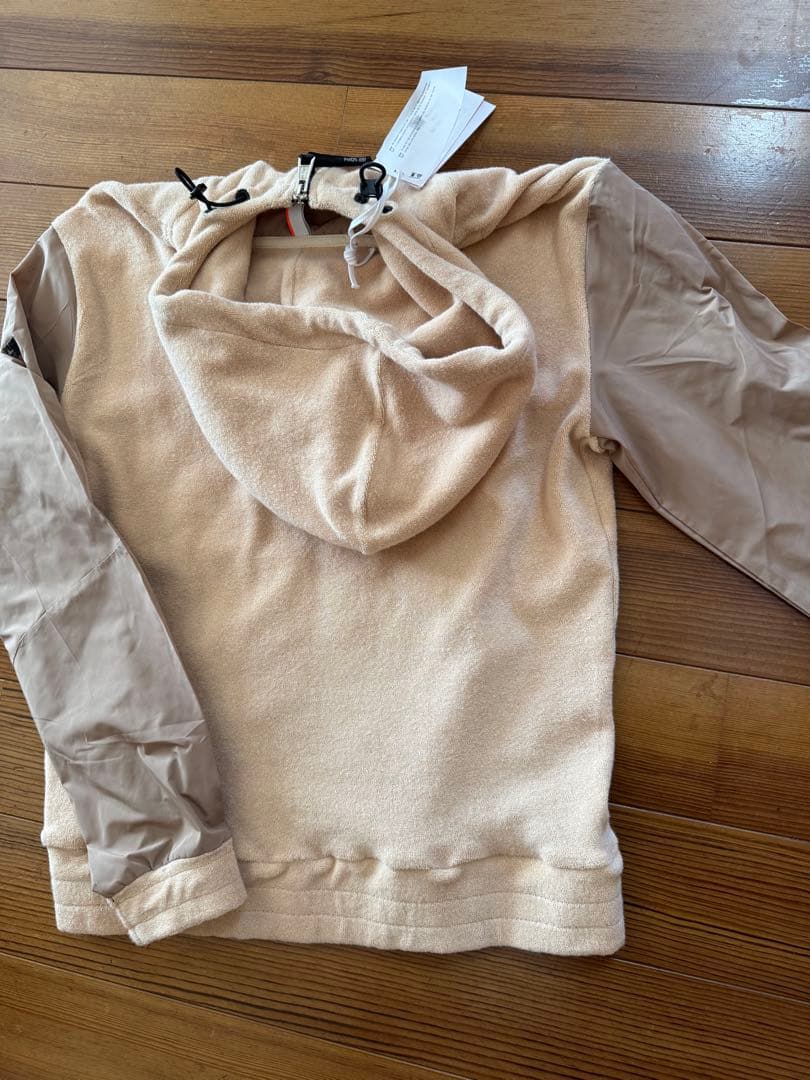 PMDS パイル　ジップアップ　パーカー　ベージュ Mサイズ　新品未使用