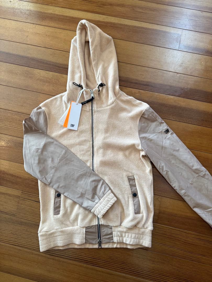 PMDS パイル　ジップアップ　パーカー　ベージュ Mサイズ　新品未使用
