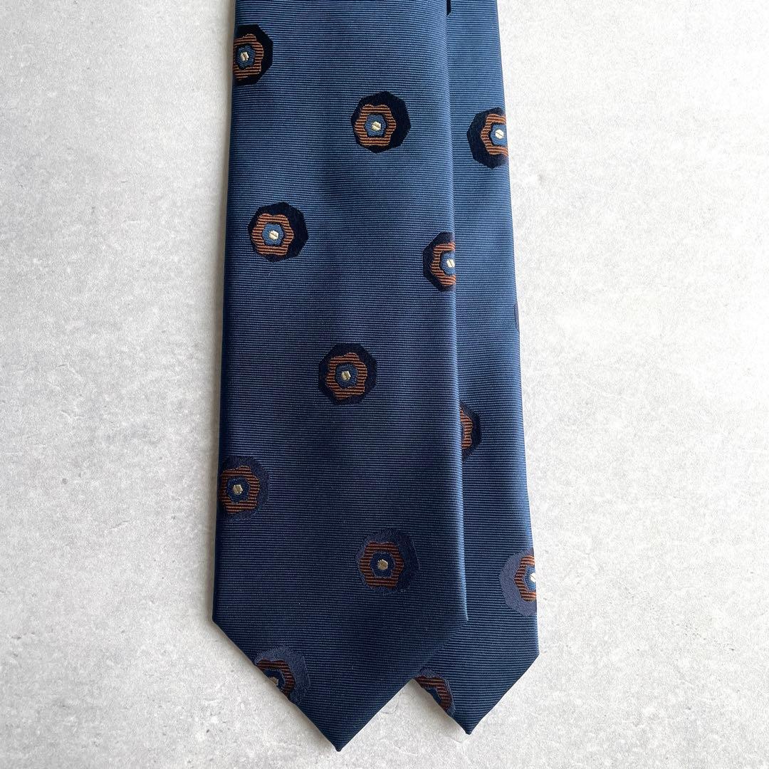 25年新作Holiday&Brownホリデー&ブラウン　幾何学柄ネクタイ