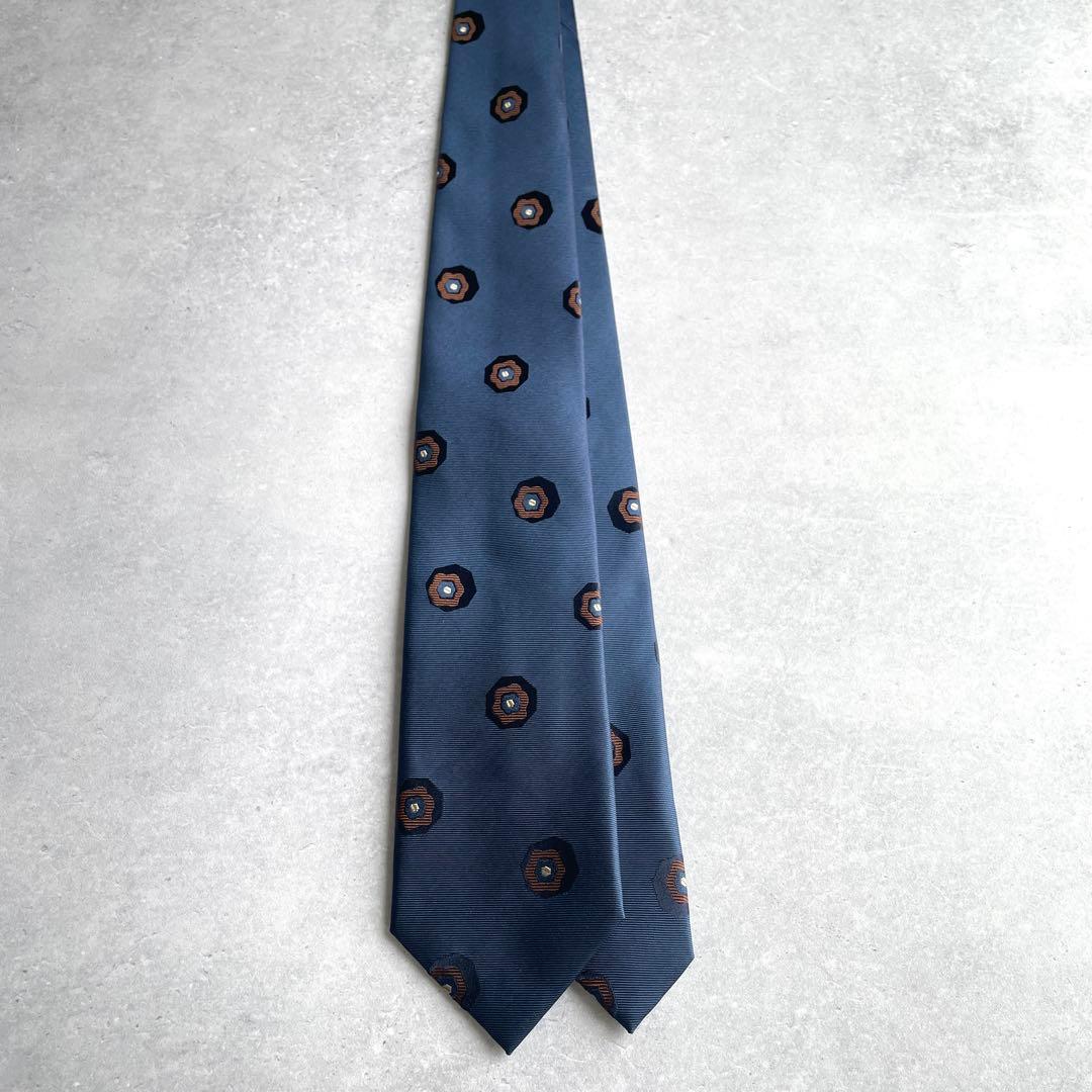 25年新作Holiday&Brownホリデー&ブラウン　幾何学柄ネクタイ