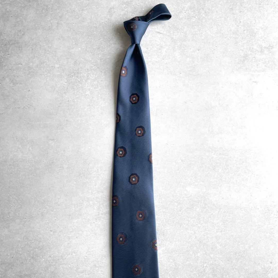 25年新作Holiday&Brownホリデー&ブラウン　幾何学柄ネクタイ