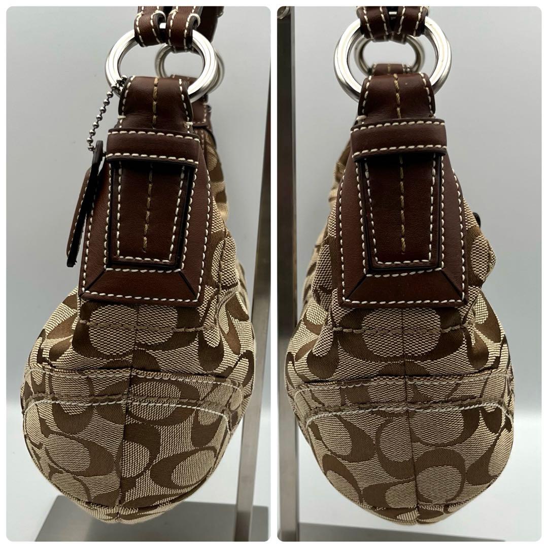 美品✨ コーチ スモールホーボー シグネチャー ワンショルダーバッグ ベージュ