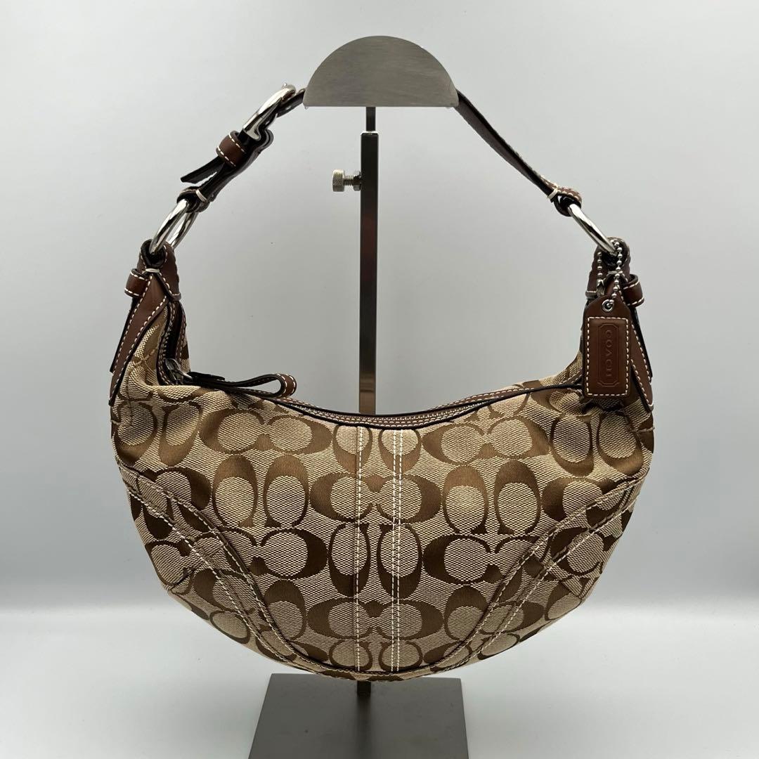 美品✨ コーチ スモールホーボー シグネチャー ワンショルダーバッグ ベージュ