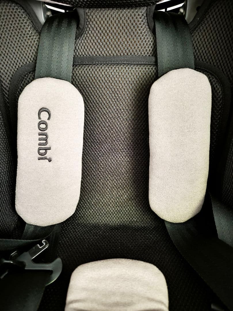 美品 Combi コンビ THE S plus ISOFIX ZC-750