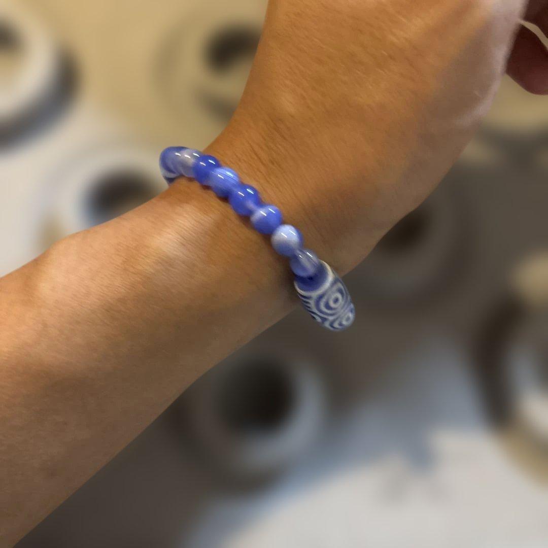 すごいズンとくる！青玉髄天珠、龍眼天珠、青のファイヤーアゲート！すごい！