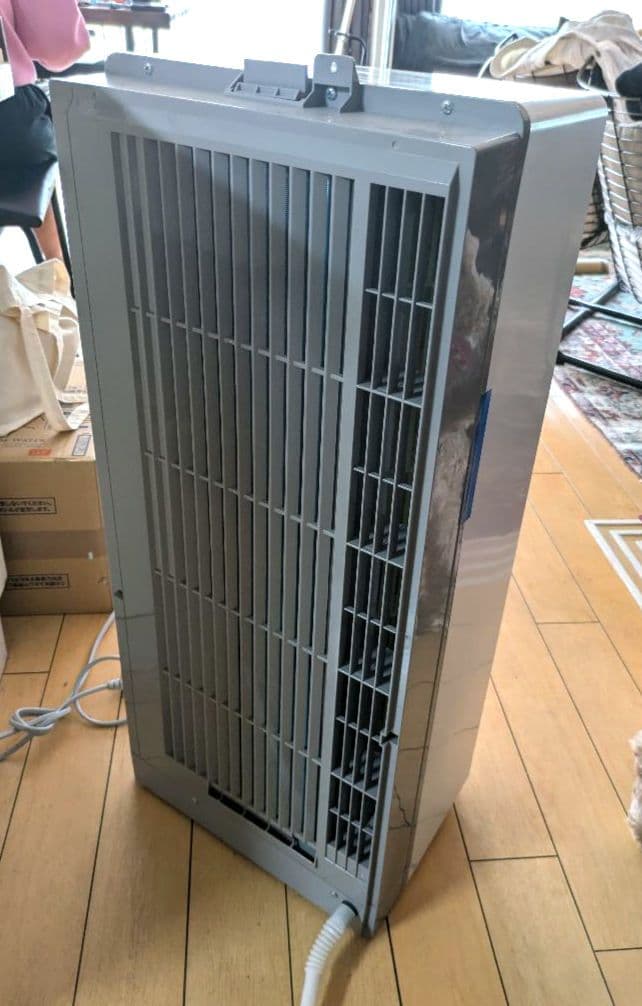 Haier窓用エアコン ホワイト