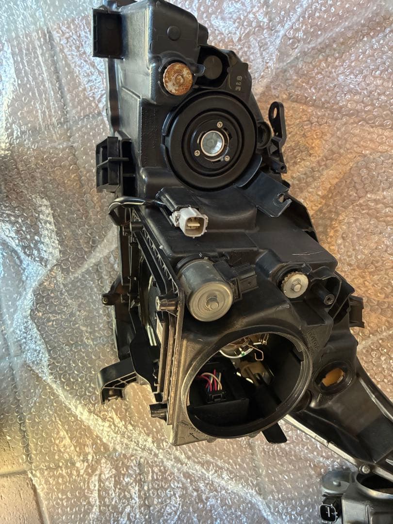 トヨタ純正 30系ハリアー純正HIDヘッドライト AFS付き左右セット