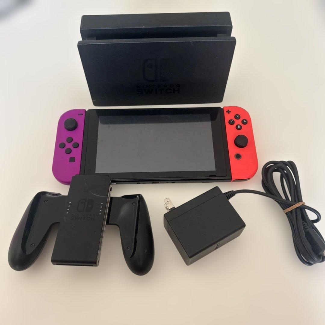 Nintendo Switch 本体 ピンク/パープル　ソフト付き