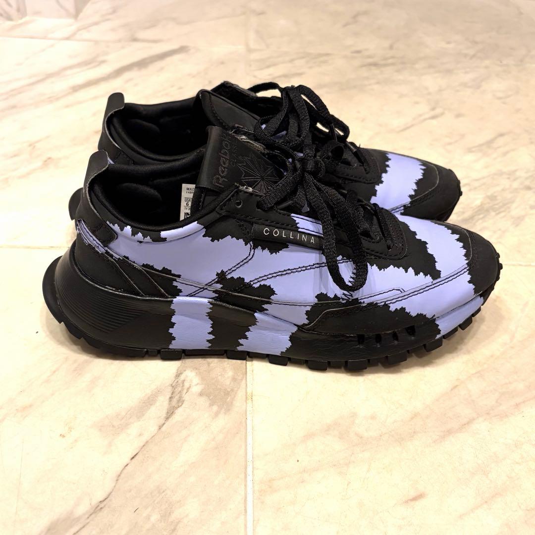 Reebok スニーカー 黒と紫 ストライプ