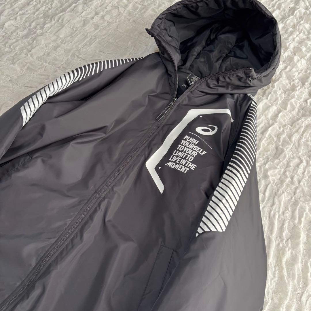 【新品未使用】 アシックス 現行モデル ベンチコート ロゴプリント