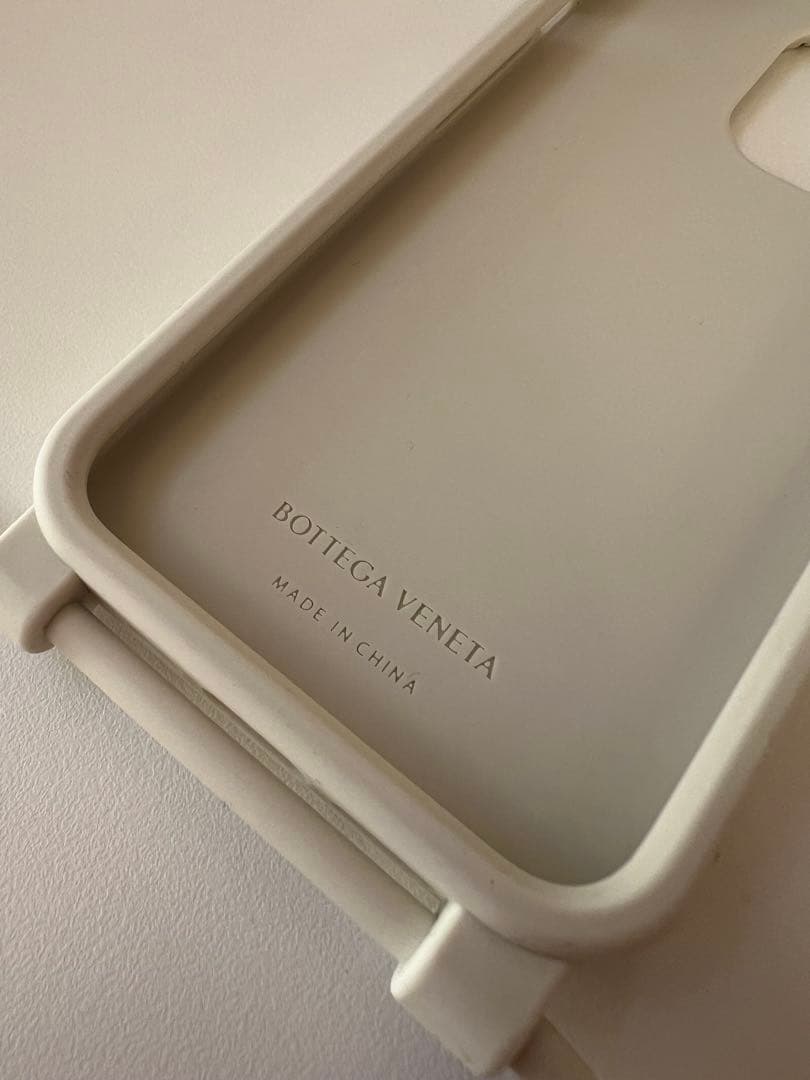 美品 Bottega Veneta シリコンiphoneケース/13pro 白