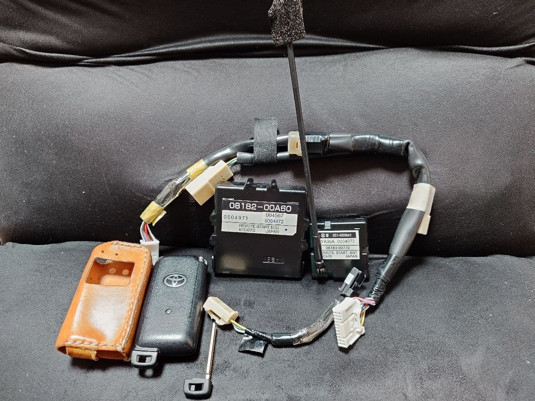 N*u様 トヨタ純正　初期化済みプレミアムエンジンスターター　210クラウン